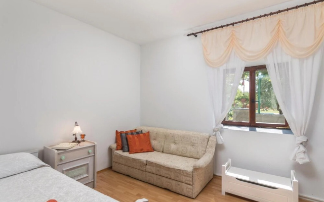 Nice Home in Ruzici With Wifi and 3 Bedrooms