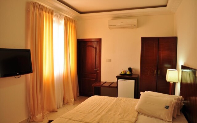 Raybow International Hotel
