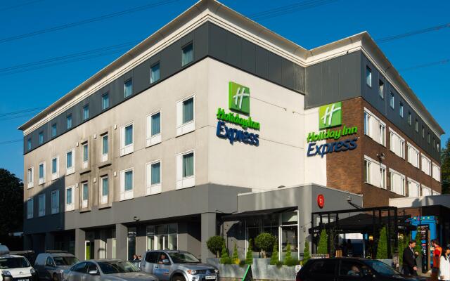 Holiday Inn Express London - Wimbledon South, an IHG Hotel