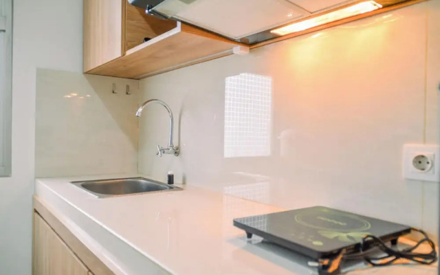 Chic and Cozy 2BR Apartment at Springwood Residence