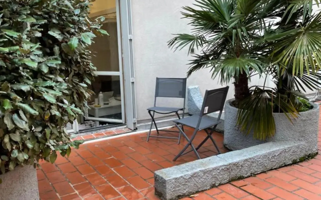 Studio rénové, terrasse privative, 300m du Capitole