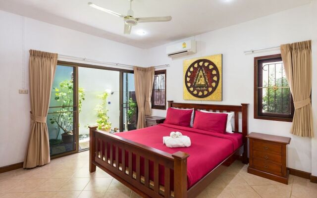 Blissful Jacuzzi Living at Villa Nikkie2