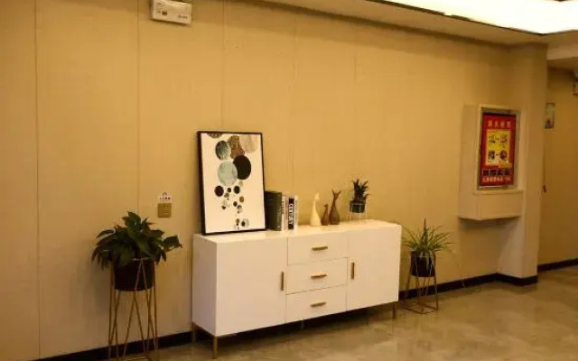 Qiyuehai Holiday Hotel