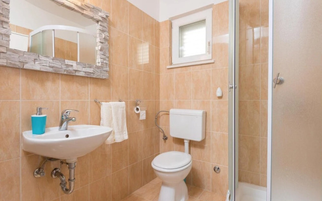 Stunning Home in Dingac With Wifi and 2 Bedrooms