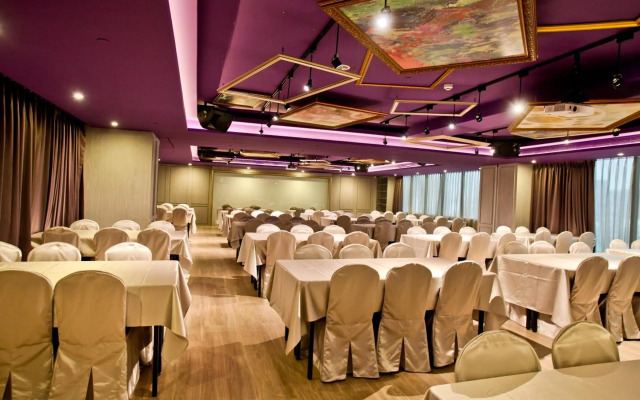 FX Hotel Tainan MinSheng Road Branch