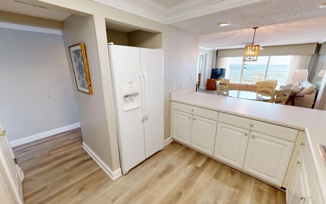 Beach House 202a 2 Bedroom Condo