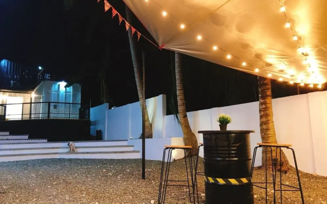Pig Dive Hostel