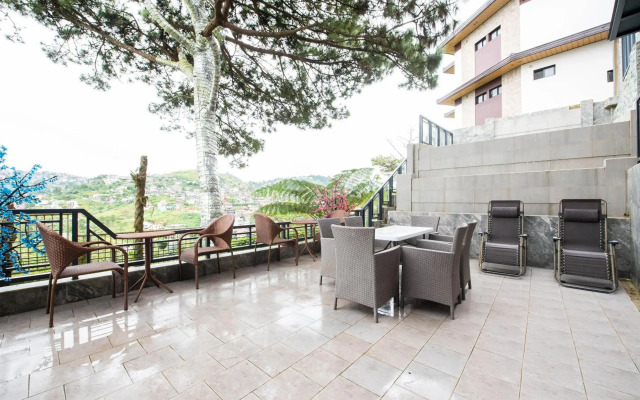 OYO 492 Sunset View Ridge Residences