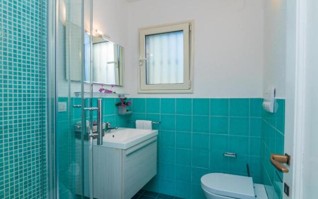 Piazzetta Casa Paola 200m From The Sea