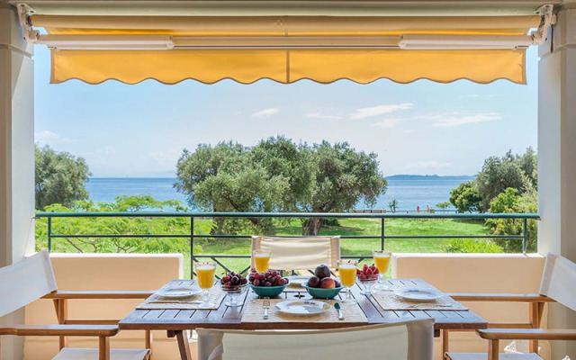 Nafsika's Beachfront Apartments