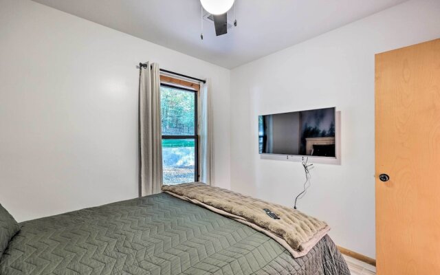 'foxtail' Cabin Retreat: Steps to Beaver Lake!