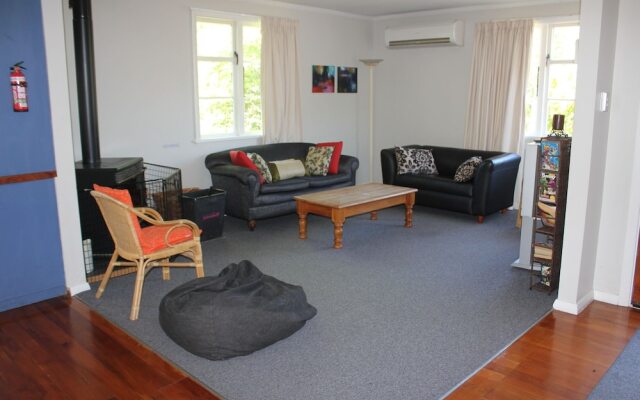 16 Torquay Tce