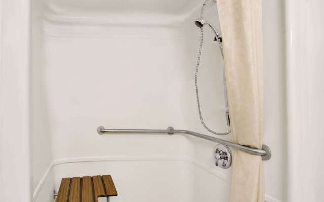 Howard Johnson by Wyndham Tifton GA I-75