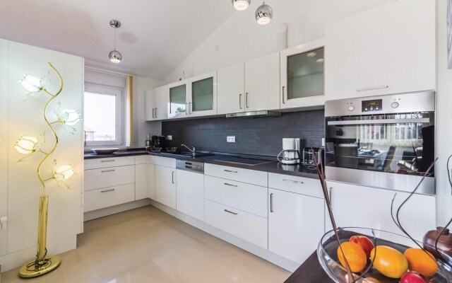 Amazing Home in Fazana With Wifi and 2 Bedrooms