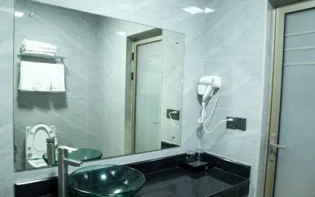 Xinfeng Silver Crystal Hotel