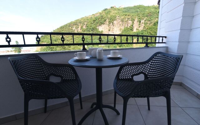 Sera Nature Hotel