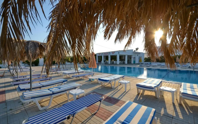 Nikos 2 Studios & Apartments