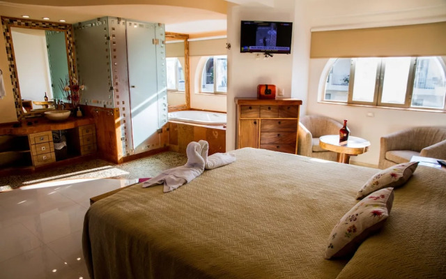 Hotel Andales on the Bay Suites