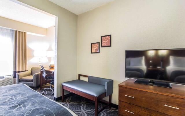 Comfort Suites Pineville - Ballantyne Area