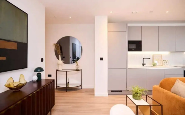 The Tottenham Classic - Charming 2bdr Flat With Balcony