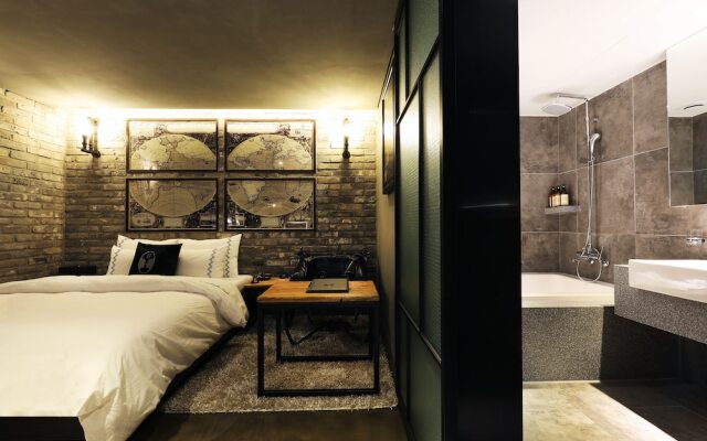 MARI boutique hotel
