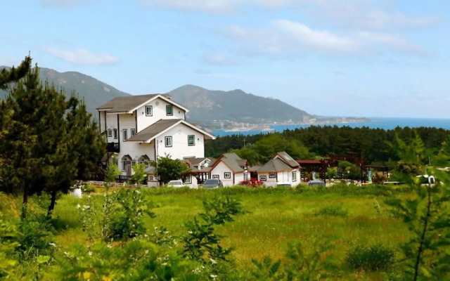Aquamarine Pension