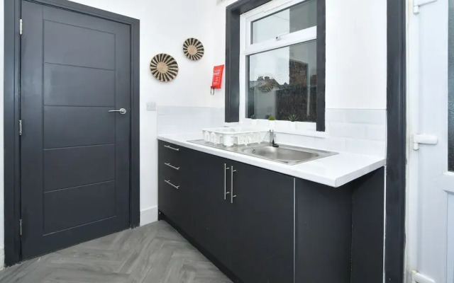 Townhouse @ 202 Walthall Street Crewe