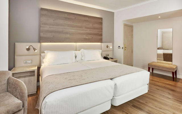 NH Córdoba Califa Hotel