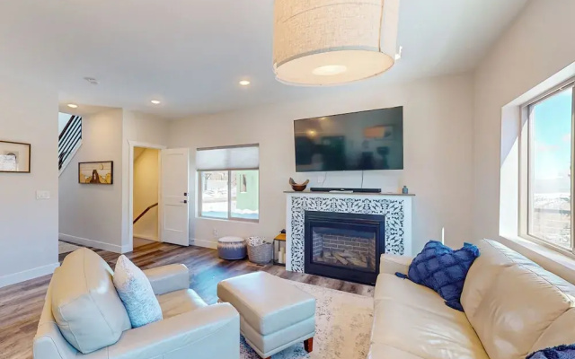 Crooked River 10 A - Entire Home!