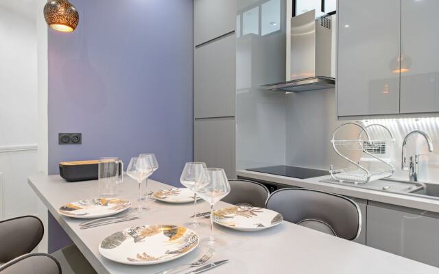 Dream apartment on the Elysee fields