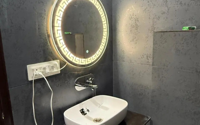 Oyo 18446 Hotel M9