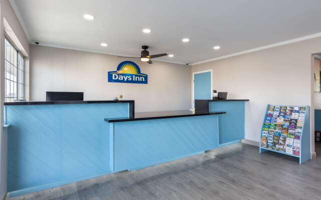 Days Inn by Wyndham Red Bluff