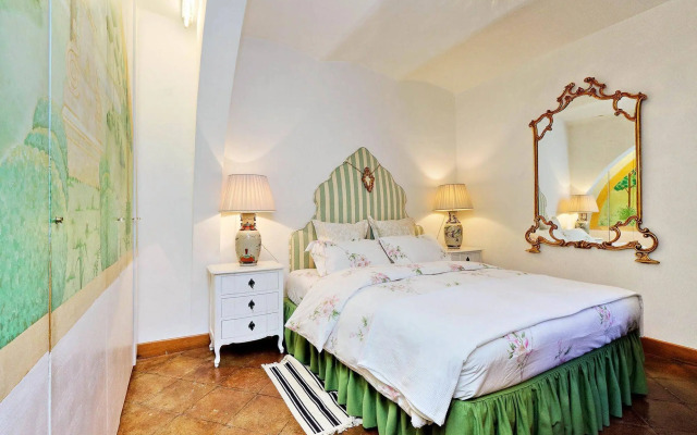 Town House - Treasurerome Collection