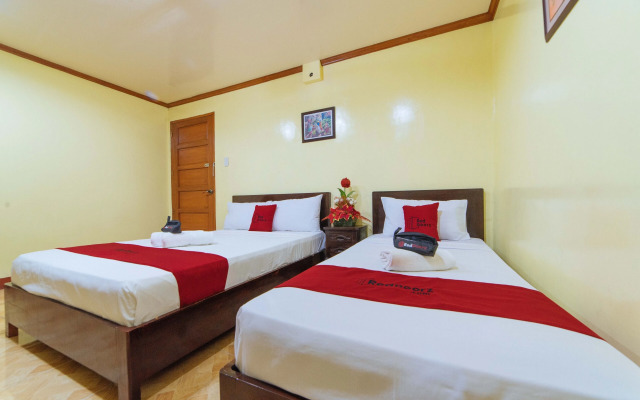 RedDoorz near Golden Sarok Shrine