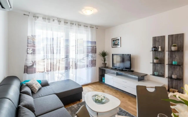 Apartment Luka