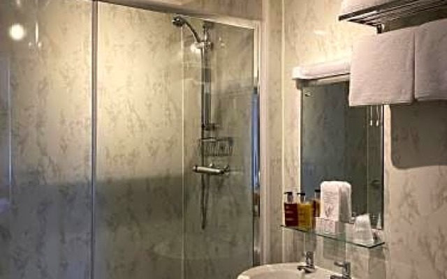 The Clovelly - Guest Accomodation