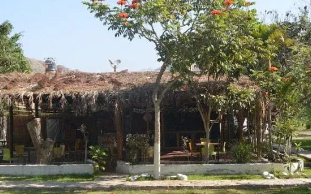 Viña de los Reyes Hotel & Camping