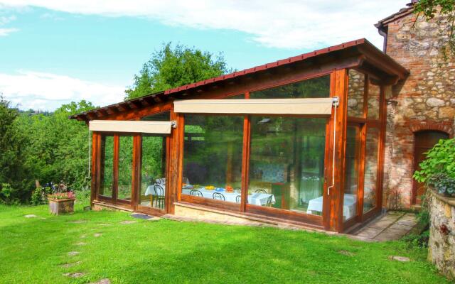 Rustic Villa with Private Pool near Montepulciano