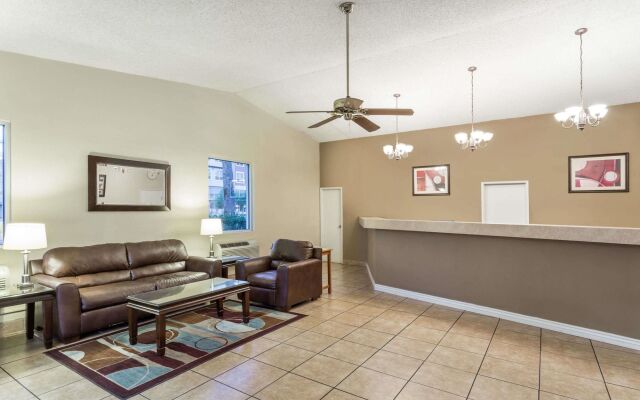 Super 8 by Wyndham Tempe/ASU/Airport