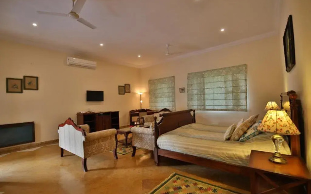 Roop Niwas Kothi, Near Mandawa