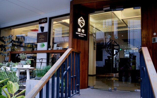 Hangzhou Backlighting Inn