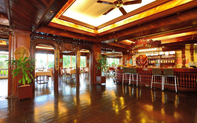 Airai Water Paradise Hotel & Spa