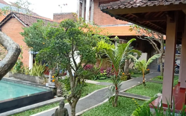 Airy Ubud Monkey Forest Bali