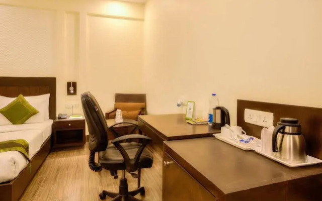 OYO 9553 Hotel Kings Plaza