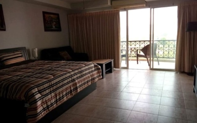 The Residence Floor 7 Room 706