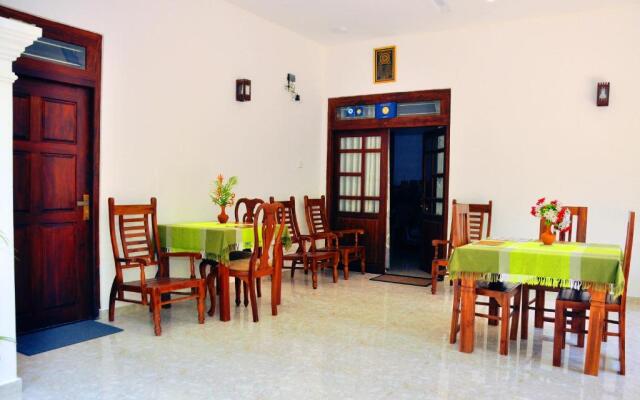 Hiru Resort Inn Unawatuna