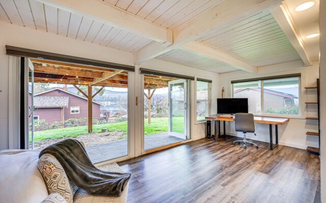 Stylish Bellingham Home w/ Lake + Mountain Views!