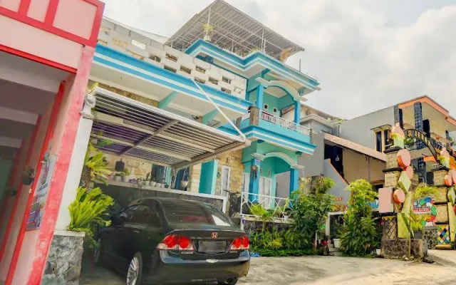 OYO 90284 Villa Biru