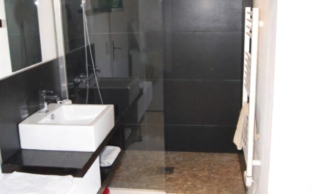 Mas en pierres dans le Luberon