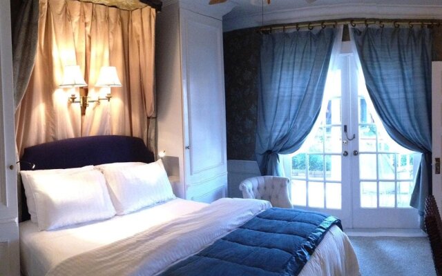 The Riverview Hotel
